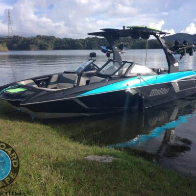 Alternative view of Wakeboard en Guatapé en Lancha Deportiva de lujo Alto para 16 personas