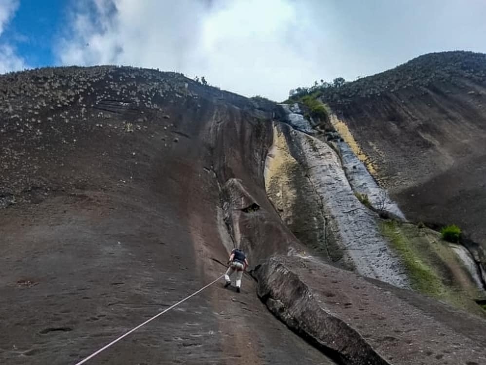 Escalada en la Piedra del Peñol En Guatapé - Image 5