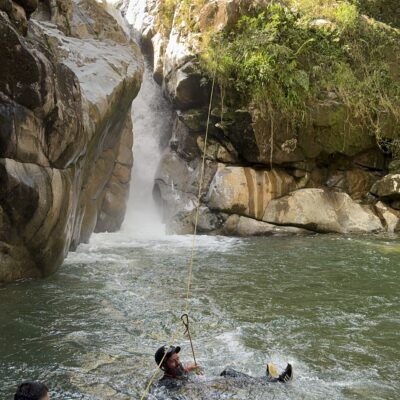 Alternative view of CANYONING EN EL CAÑON DEL RIO GUATAPE (Cañonismo)