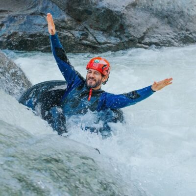 Tubing Extremo en los Rápidos del Rio Guatapé