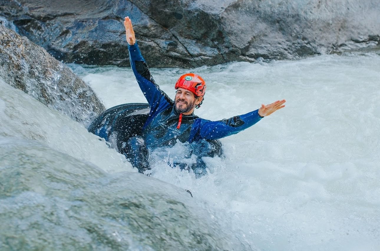 Tubing Extremo en los Rápidos del Rio Guatapé