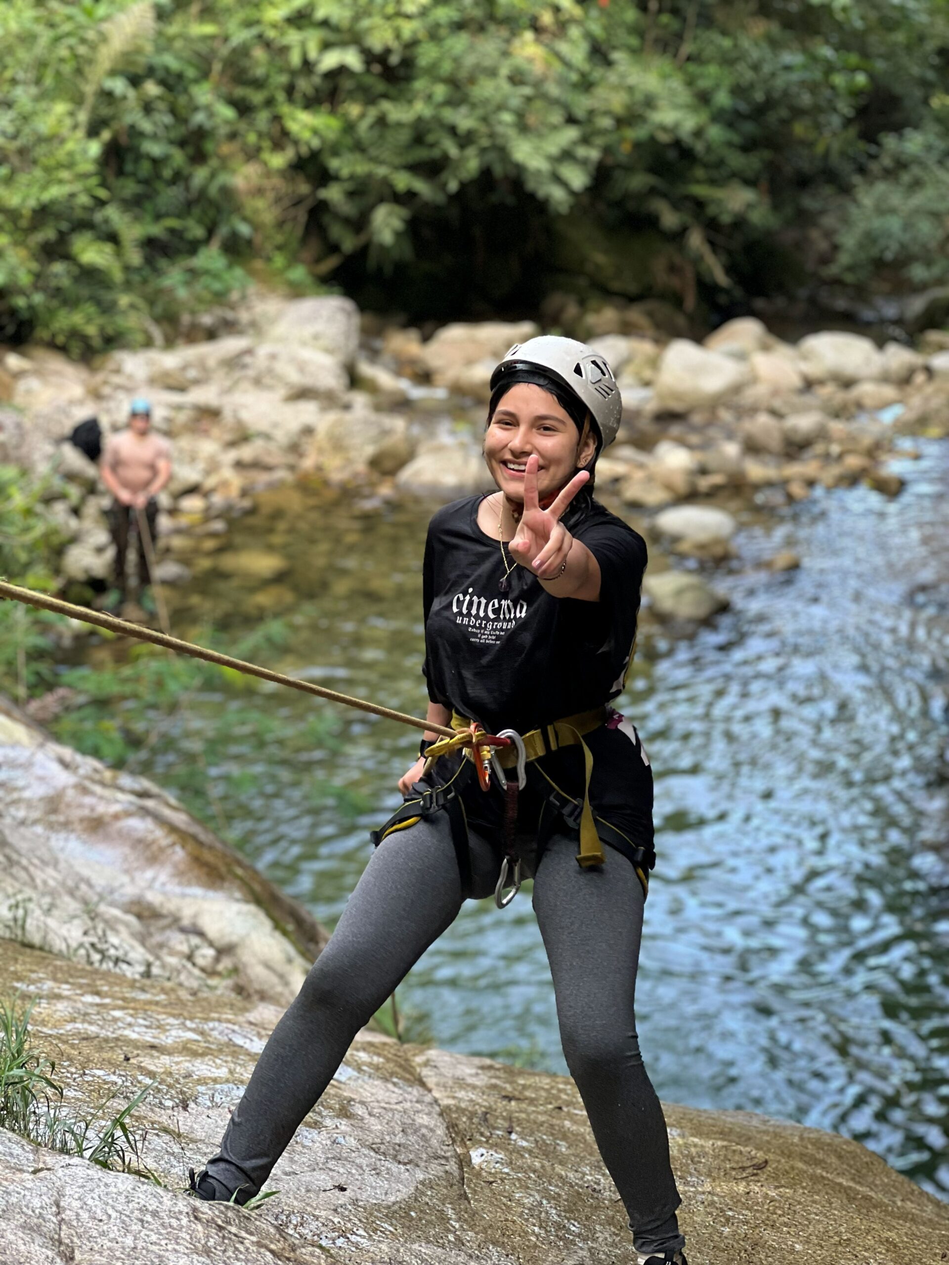 TORRENTISMO- DESCENSO POR CASCADAS DE 40 Y 50 METROS EN GUATAPÉ - Image 2