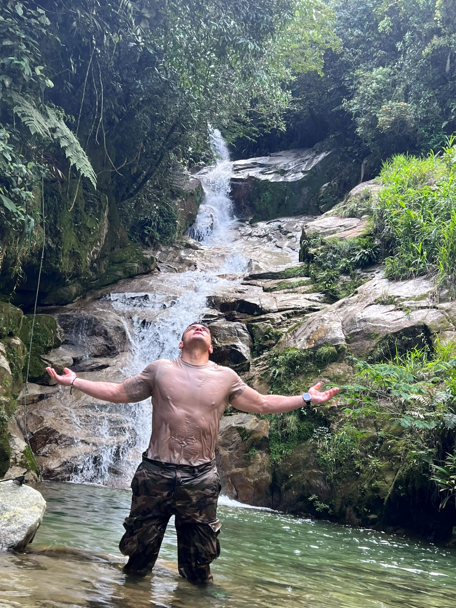 TORRENTISMO- DESCENSO POR CASCADAS DE 40 Y 50 METROS EN GUATAPÉ - Image 4