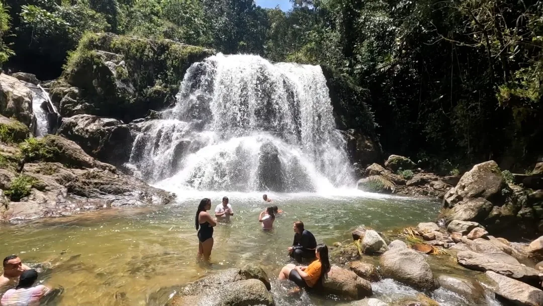 Hidrosenderismo Cascada el Perro
