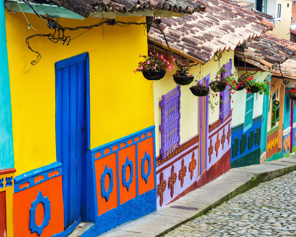 Las Calles coloridas de Guatape 